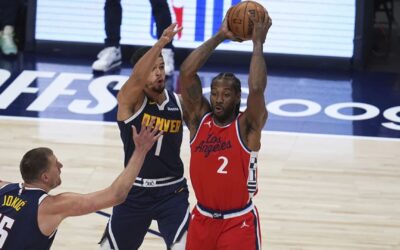 Los 39 puntos de Leonard llevan a Clippers a una victoria 105-102 sobre Nuggets y pone la serie 1-1