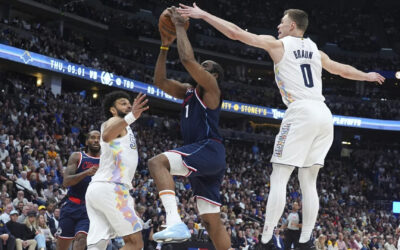 Murray y Westbrook guían a Nuggets a victoria 131-115 sobre Clippers para tomar ventaja