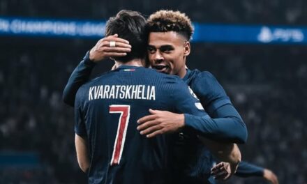 PSG vence 3-1 al Aston Villa en la Liga de Campeones con golazo de Kvaratskhelia