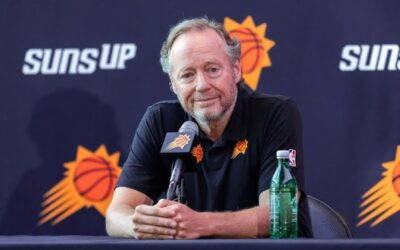 Suns despiden al entrenador Mike Budenholzer tras una temporada decepcionante con costosa plantilla