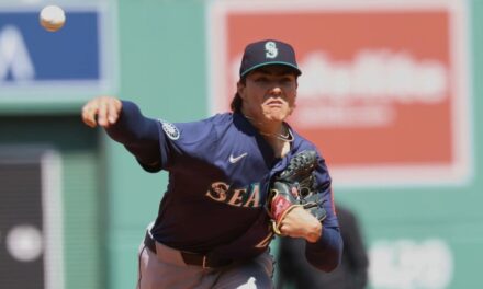 Bryan Woo domina a Boston y Marineros cierran gira con victoria 4-3 sobre Medias Rojas