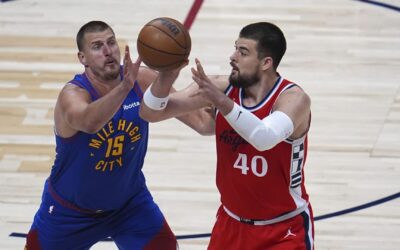Jokic y Gordon guían a Nuggets a remontada y triunfo sobre Clippers en prórroga, en playoffs de NBA