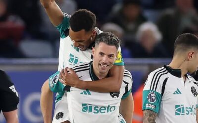 Newcastle se acerca a la Champions, Leicester al descenso