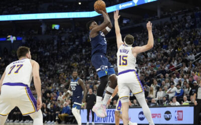Edwards anota 43 y Timberwolves remontan 116-113 para poner a Lakers cerca de eliminación