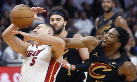 Cavs barren al Heat y logran la serie más desigual en la historia de playoffs de la NBA