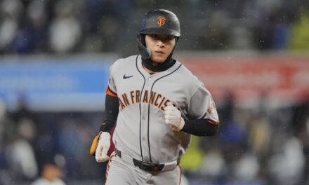 Lee y Wade destacan con grandes batazos en triunfo de Gigantes, 9-1 sobre Yankees