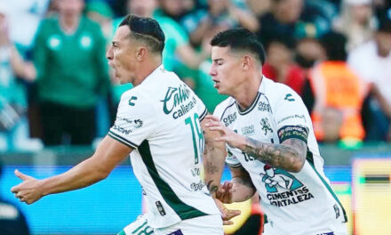 León gana a Puebla con gol de Guardado