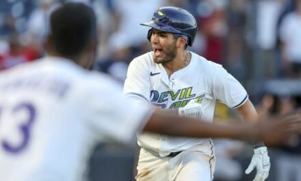 Williams dilapida ventaja en la 9ª y Rays vencen 10-8 a Yankees con jonrón de Aranda en la 10ª.