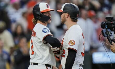 Jonrón de tres carreras de O’Hearn lidera victoria de Orioles 4-3 sobre Yankees