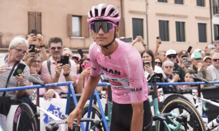 Del Toro amplía su ventaja en el Giro de Italia a más de un minuto