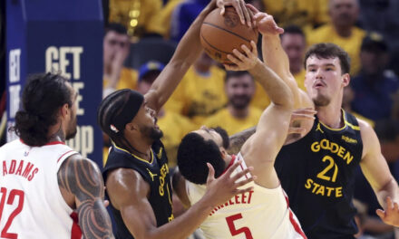VanVleet y Rockets fuerzan un 7mo partido al vencer 115-107 a Warriors