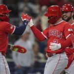 Grand slam de Taylor Ward corona una novena entrada de seis carreras y Angelinos vencen 9-5 a Padres