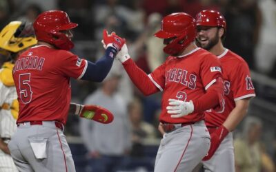 Grand slam de Taylor Ward corona una novena entrada de seis carreras y Angelinos vencen 9-5 a Padres