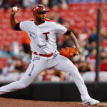 Julio Teherán dominó en cinco entradas para guiar el triunfo de Toros de Tijuana por 9-2 sobre Caliente de Durango 