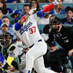 Jonrón de tres carreras de Hernández frente a Burnes da triunfo a Dodgers 3-1 sobre Diamondbacks