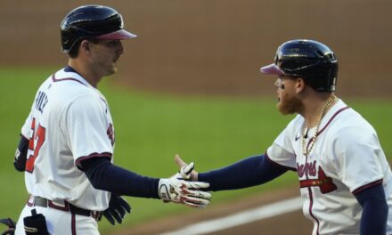 Bravos vencen 4-3 a los Dodgers y terminan con racha de siete triunfos de los campeones