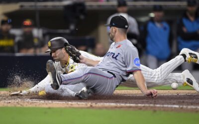 Tyler Wade anota carrera de la victoria con wild pitch en la 11ma y Padres vencen 4-3 a Marlins