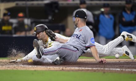 Tyler Wade anota carrera de la victoria con wild pitch en la 11ma y Padres vencen 4-3 a Marlins