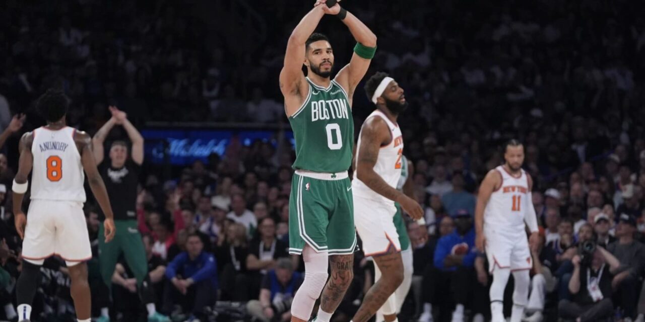 Celtics aplastan a Knicks 115-93 y reducen ventaja de Nueva York a 2-1 en semifinales del Este