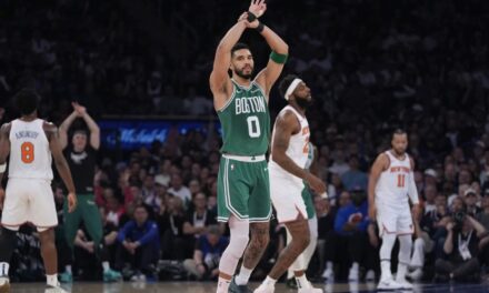 Celtics aplastan a Knicks 115-93 y reducen ventaja de Nueva York a 2-1 en semifinales del Este
