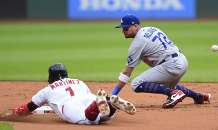 Ángel Martínez conecta jonrón de 3 carreras en el 8vo y Guardianes vencen 7-4 a Dodgers