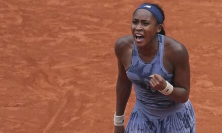 Coco Gauff supera un difícil segundo set y avanza a la segunda semana en el Abierto de Francia