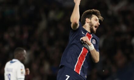Kvaratskhelia calienta motores en un ‘entrenamiento’ del PSG