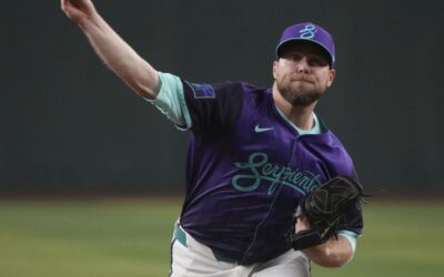 Burnes lanza siete entradas y lidera a Diamondbacks 3-0 sobre Dodgers