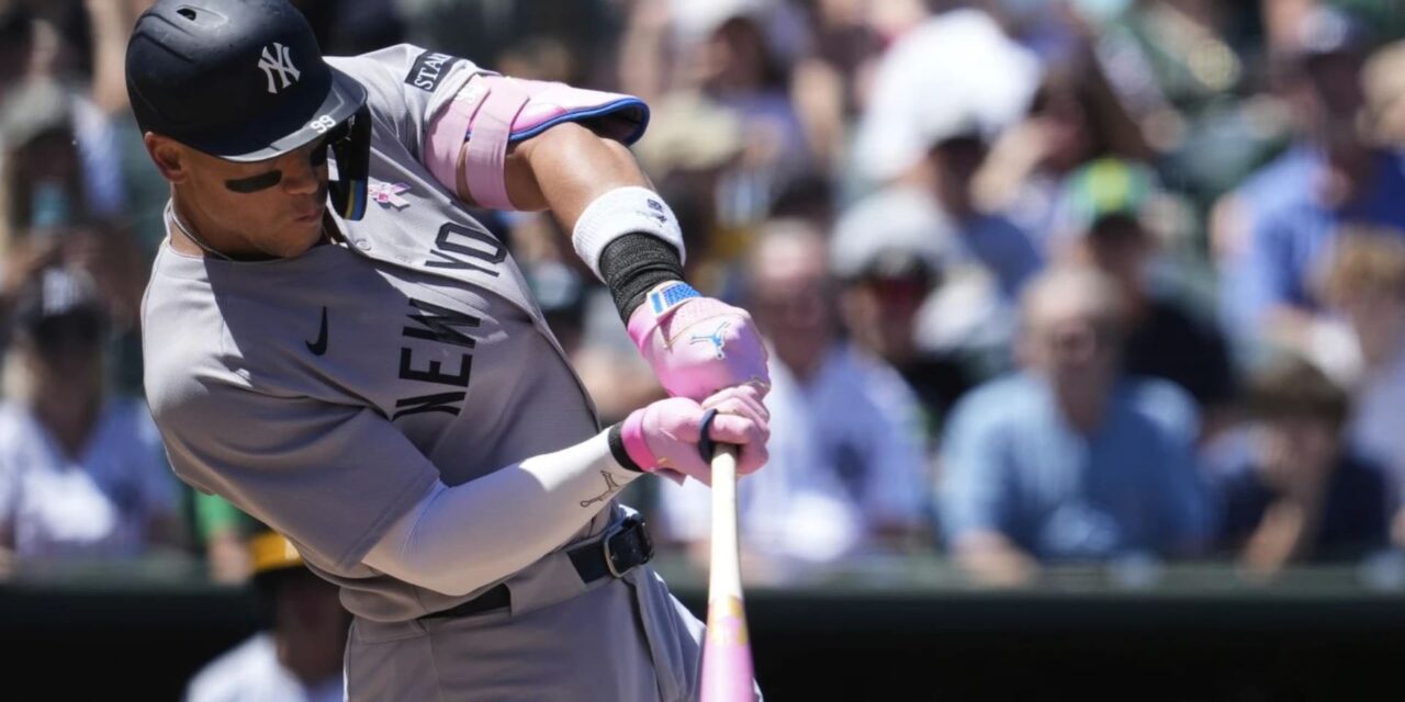 Aaron Judge consigue 4 hits para elevar su promedio a .409 y los Yankees vencen a los A’s 12-2