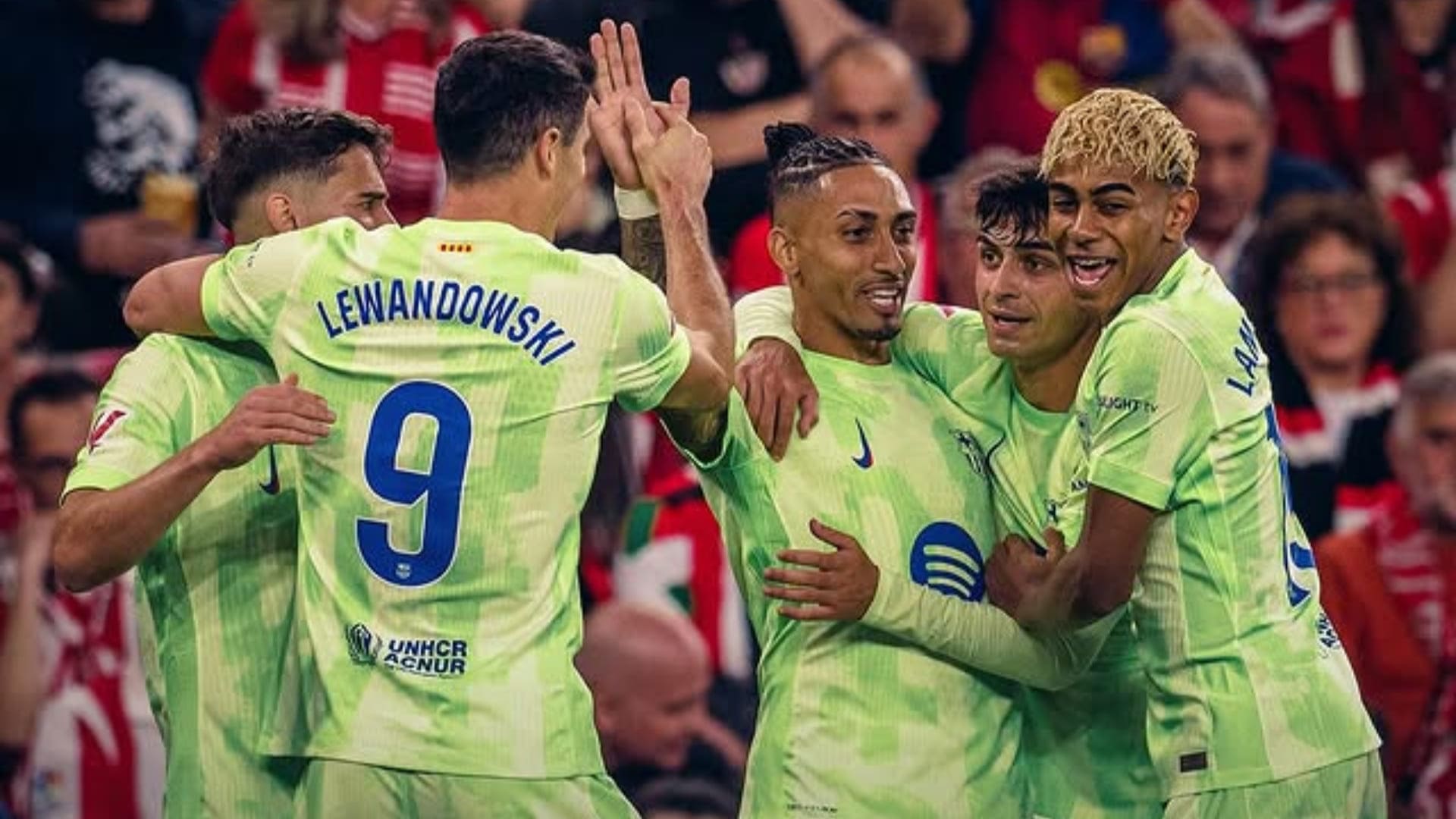 Lewandowski anota dos para el campeón Barcelona, pero no alcanza a Mbappé por el título de goleo