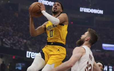 Haliburton lidera remontada y Pacers sorprenden 121-112 a Cavs en juego 1 de semifinales del Este