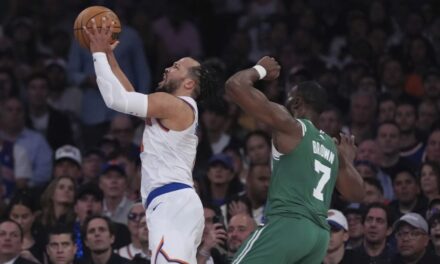 Knicks trituran a Celtics por 119-81 en 6to partido y enfrentarán a Pacers en final del Este