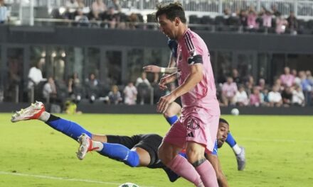 Messi contribuye con doblete y asistencia a triunfo de Inter Miami, 4-2 sobre Montreal