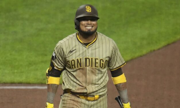 Luis Arráez logra tres hits y produce tres carreras en la victoria de Padres 9-4 sobre Piratas