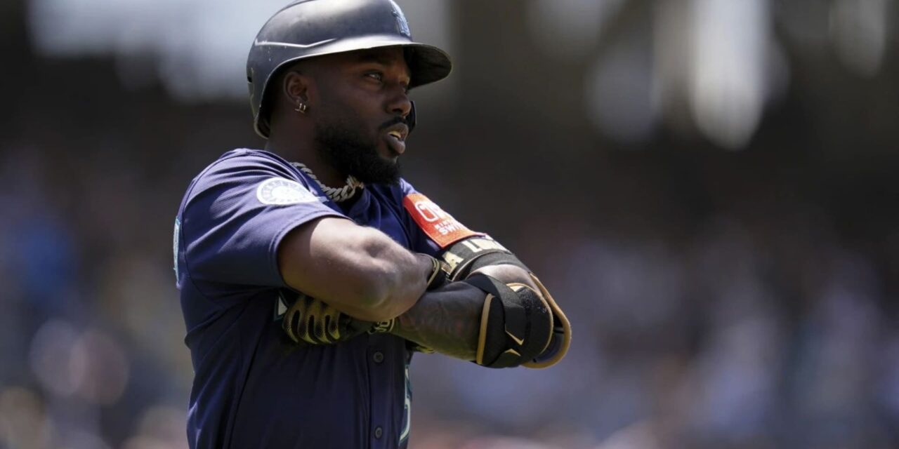 Arozarena y los Marineros vencen 6-1 a los Padres y barren la serie