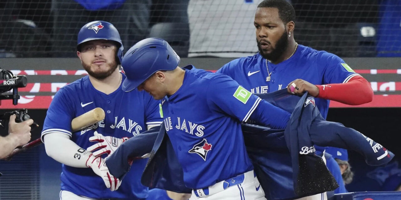 Azulejos aplastan 14-0 a Padres con siete carreras en la 8va entrada, que incluye grand slam