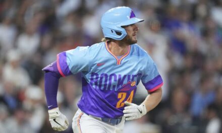 McMahon conecta un doble de 2 carreras, Gordon consigue su primera victoria y los Rockies, vencen a los Yankees por 3-2.