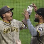Tatis anota decisiva tras lanzamiento descontrolado y Padres vencen 2-1 a Piratas