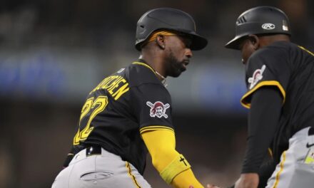 Piratas ganan 5-0 con McCutchen y Falter y rompen racha de diez derrotas ante Padres