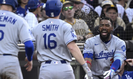 Dodgers superan a Padres 8-7 en el primer encuentro de la temporada entre rivales