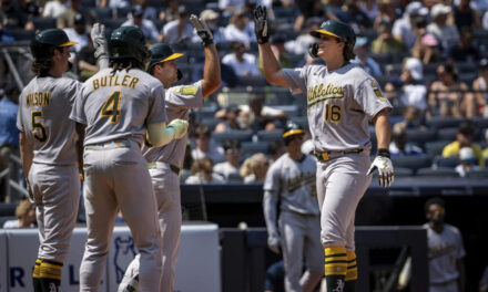 Rooker y Kurtz conectan jonrones y Sears lidera a Atléticos en victoria 7-0 sobre Yankees