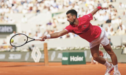 Novak Djokovic logra su victoria número 100 en Roland Garros al superar a Cam Norrie