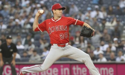 Hendricks y Angelinos propinan a Yankees su 3ra blanqueada consecutiva, 4-0