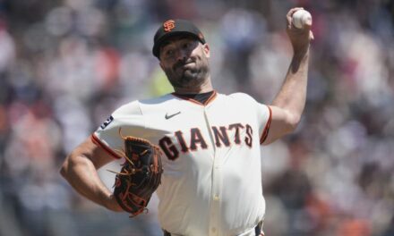 Ray poncha a nueve domando la Liga Nacional y Gigantes vencen 3-2 a Padres