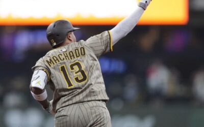 Jonrón de Manny Machado marca la diferencia y los Padres vencen 1-0 a los Cerveceros