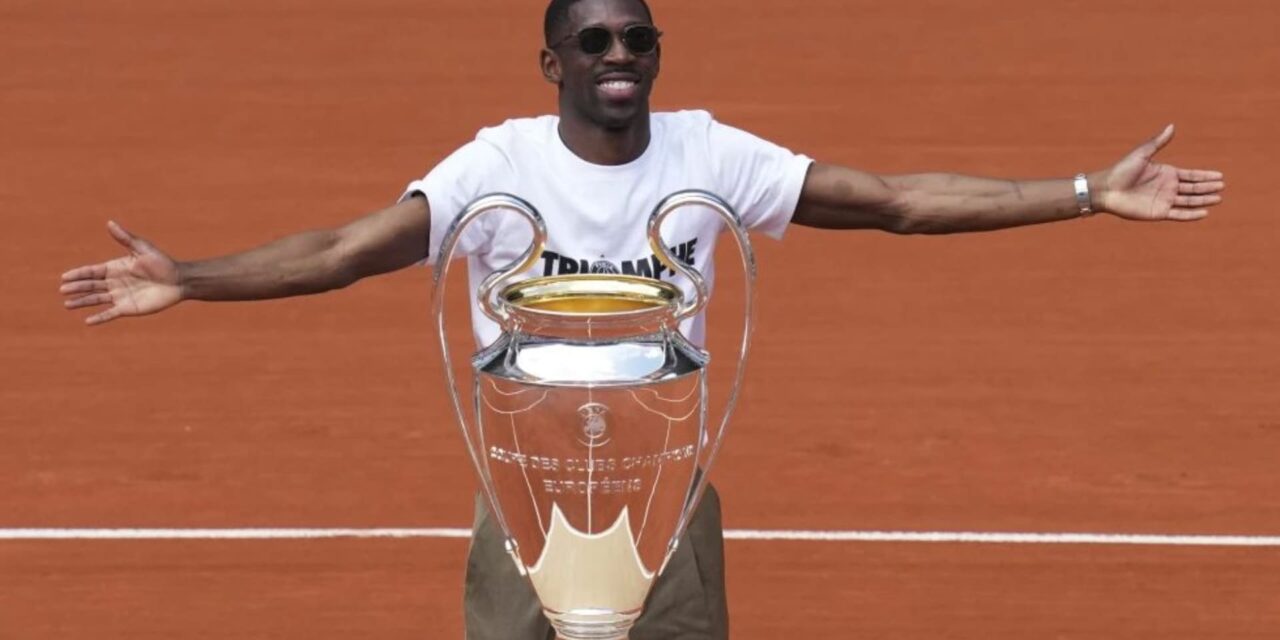 Dembélé del PSG levanta el trofeo de la Champions en Roland Garros