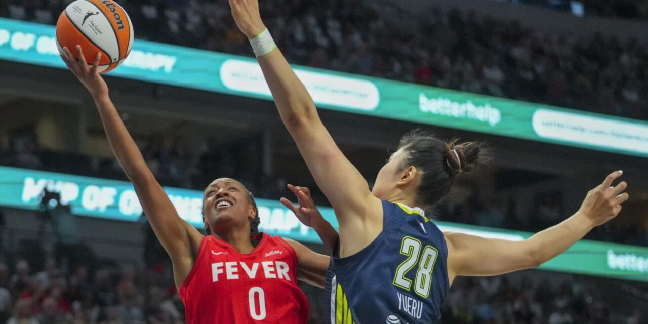 Fever comienza rápido sin Caitlin Clark, pero aguanta para lograr una victoria por 94-86 sobre Wings y Paige Bueckers