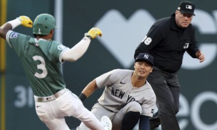 El sencillo de Narváez en la décima entrada ayuda a los Medias Rojas a conseguir su tercera victoria consecutiva sobre los Yankees
