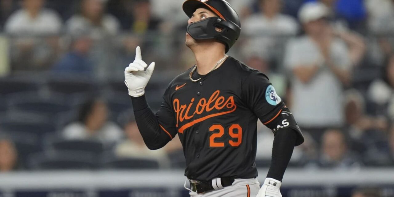 Urías conecta jonrón decisivo en la 8va para Orioles y arruina el regreso de Weaver con Yankees
