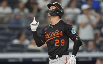 Urías conecta jonrón decisivo en la 8va para Orioles y arruina el regreso de Weaver con Yankees
